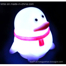 Pingüim plástico crianças brinquedo de PVC suave luminoso flash brilhar brinquedo